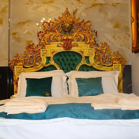 La Casa Boutique
