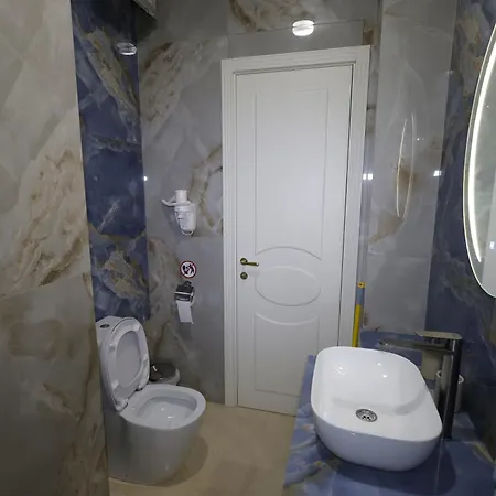 La Casa Boutique Πανσιόν 4*