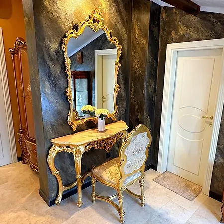 La Casa Boutique Πανσιόν 4*